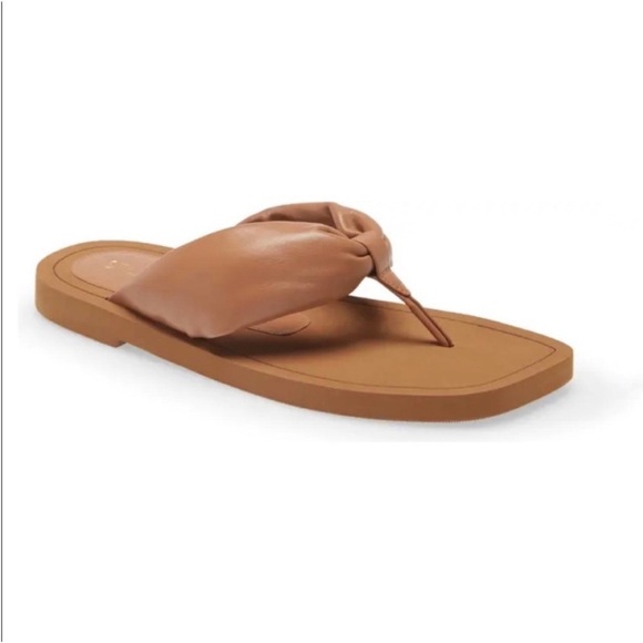 Stuart Weitzman leather thong sandals - Picture 1 of 7